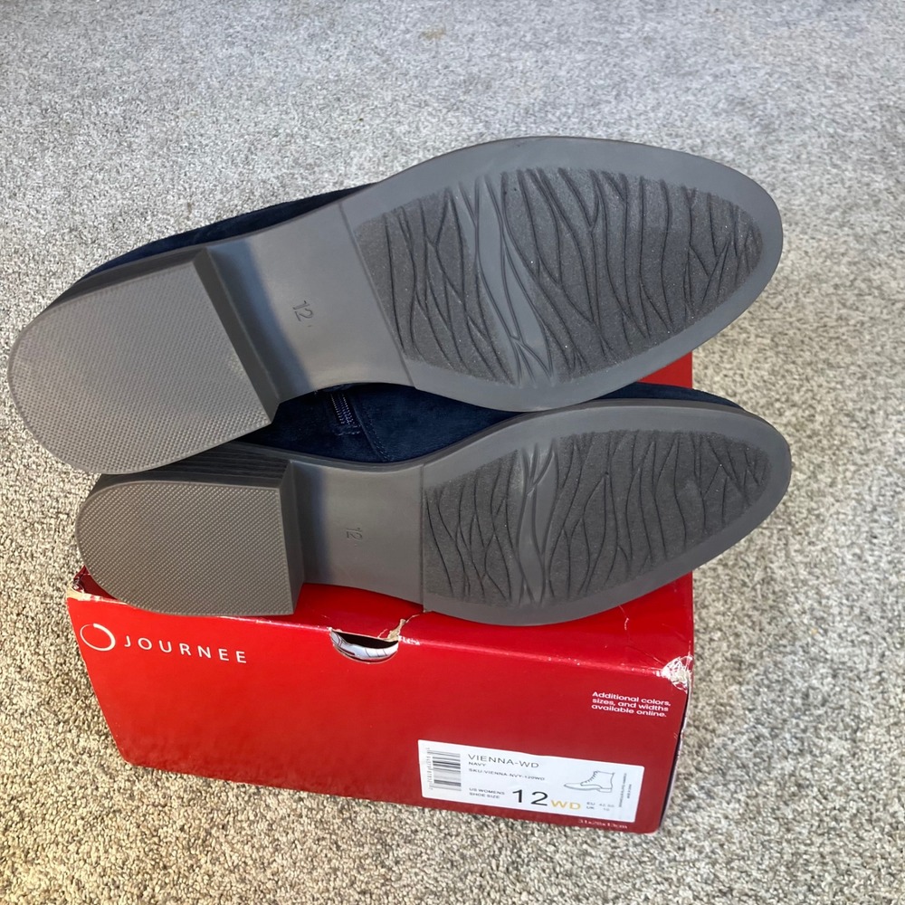 Journee Collection Vienna Navy Vegan Suede LaceUp Ankle Boots Womens 12W NIB NEW - Picture 10 of 12